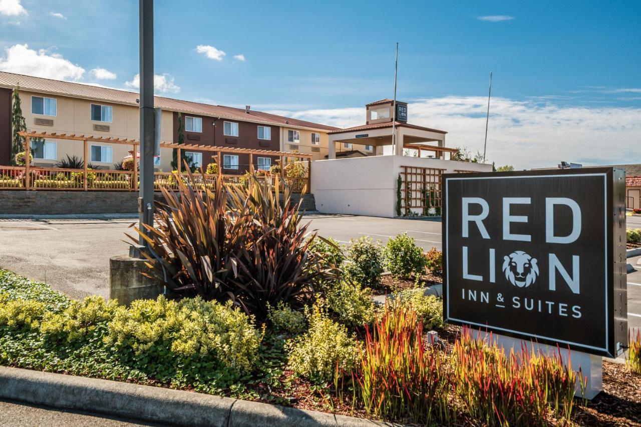 Red Lion Inn & Suites Sequim At Olympic National Park Extérieur photo