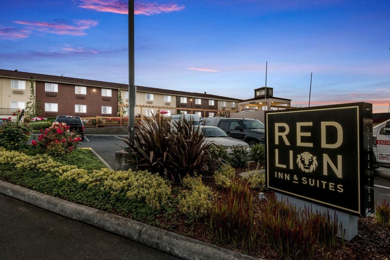 Red Lion Inn & Suites Sequim At Olympic National Park Extérieur photo