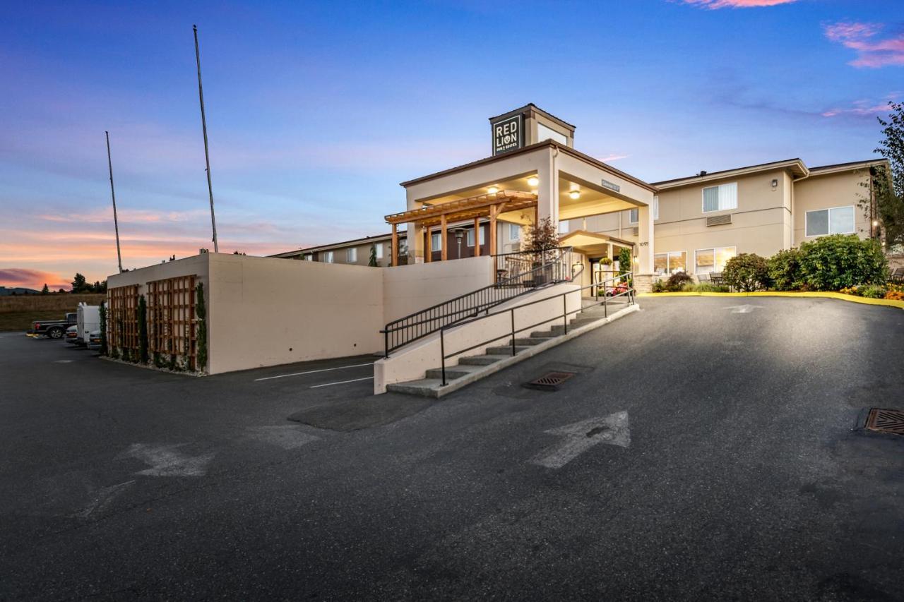 Red Lion Inn & Suites Sequim At Olympic National Park Extérieur photo